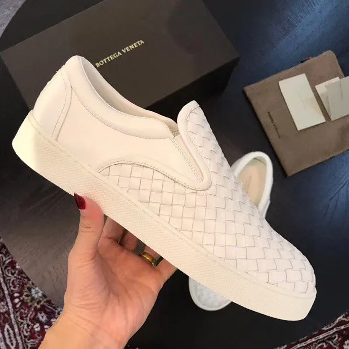 Men's men's shoes 💰420 [New style] 🎍🎍⚠️BOTTEGA VENETA) BV fashionable and casual classic, classic on sale ⬆️⬆️! (High quality) only better than genuine products from counters! Top handcrafted woven decoration [strong]💯💯 Breathable mesh lining plus mixed sheepskin and original latex feet! Genuine rubber anti-slip outsole! ! Super comfortable! Welcome to compare the authentic products at the counter! 38 to 44 (45 can be customized